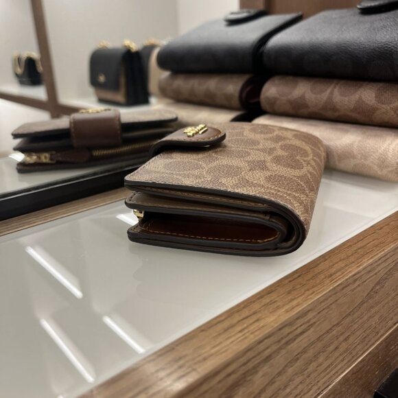 COACH Medium Corner Zip Wallet In Signature Canvas CW786 IMXHE - Picture 4 of 6